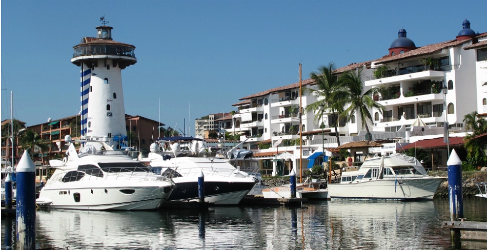 http://www.interpacyachtcharters.com/wp-content/uploads/2014/02/MARINA-VALLARTA.jpg